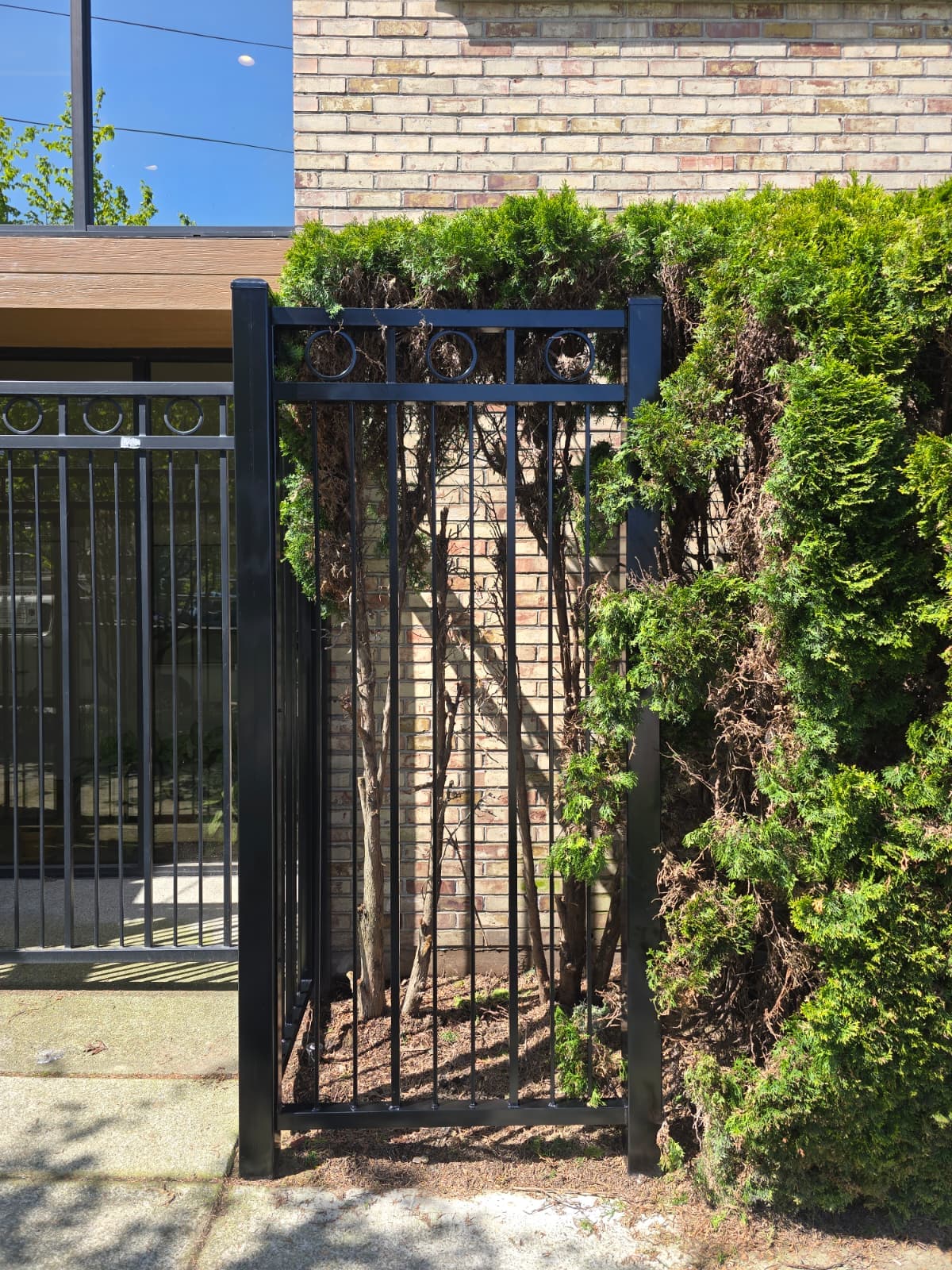 Custom Security Fence and Gate Installation in Seattle