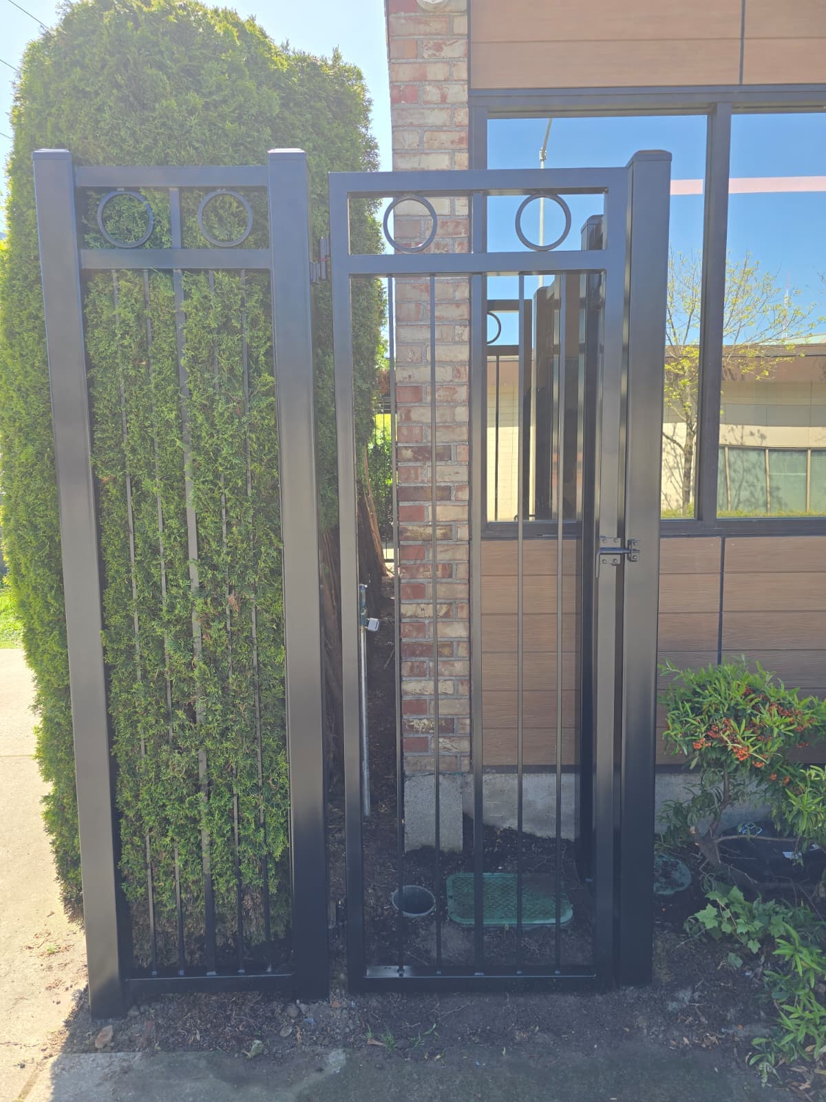 Custom Security Fence and Gate Installation in Seattle